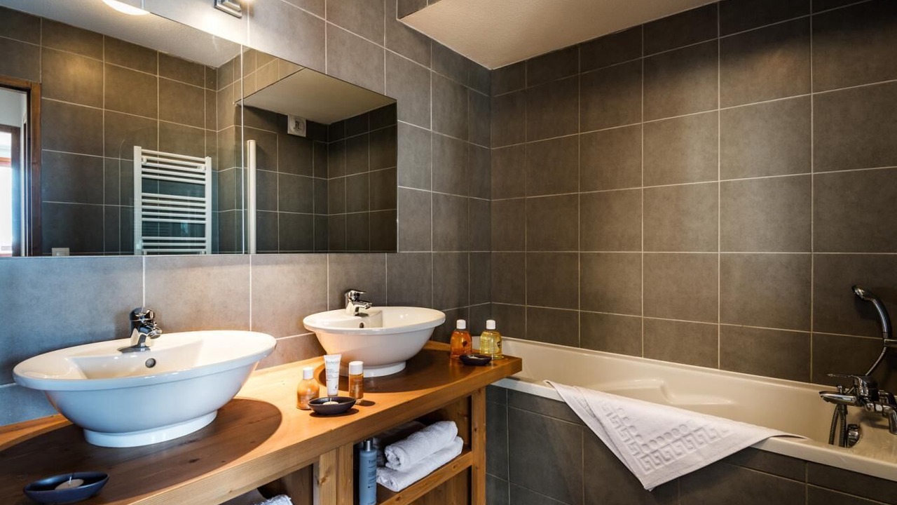 Photo of Bathroom in Arc-1600