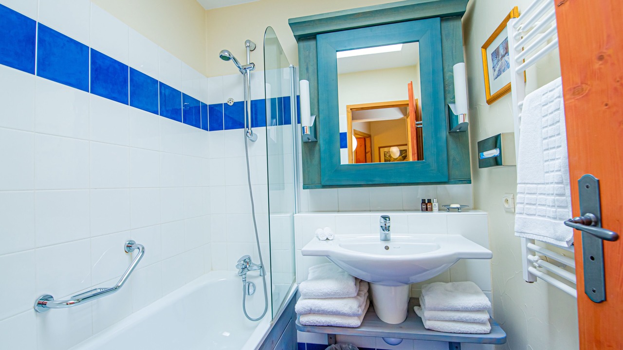 Photo of Bathroom in Arc-1950