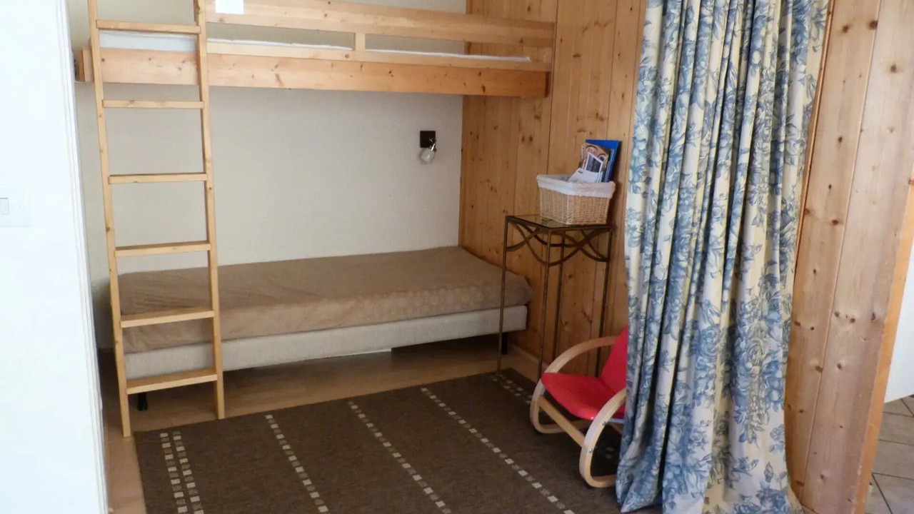 Photo of Bedroom in Arc-1800