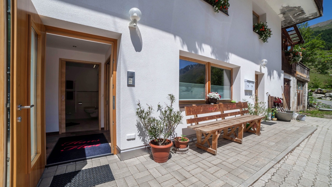 Photo of Patio Balcony in Curon Venosta