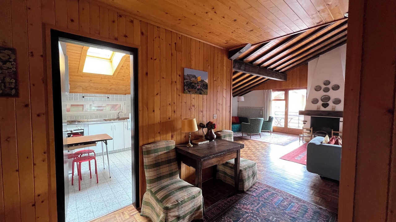 Photo of Livingroom in Lens