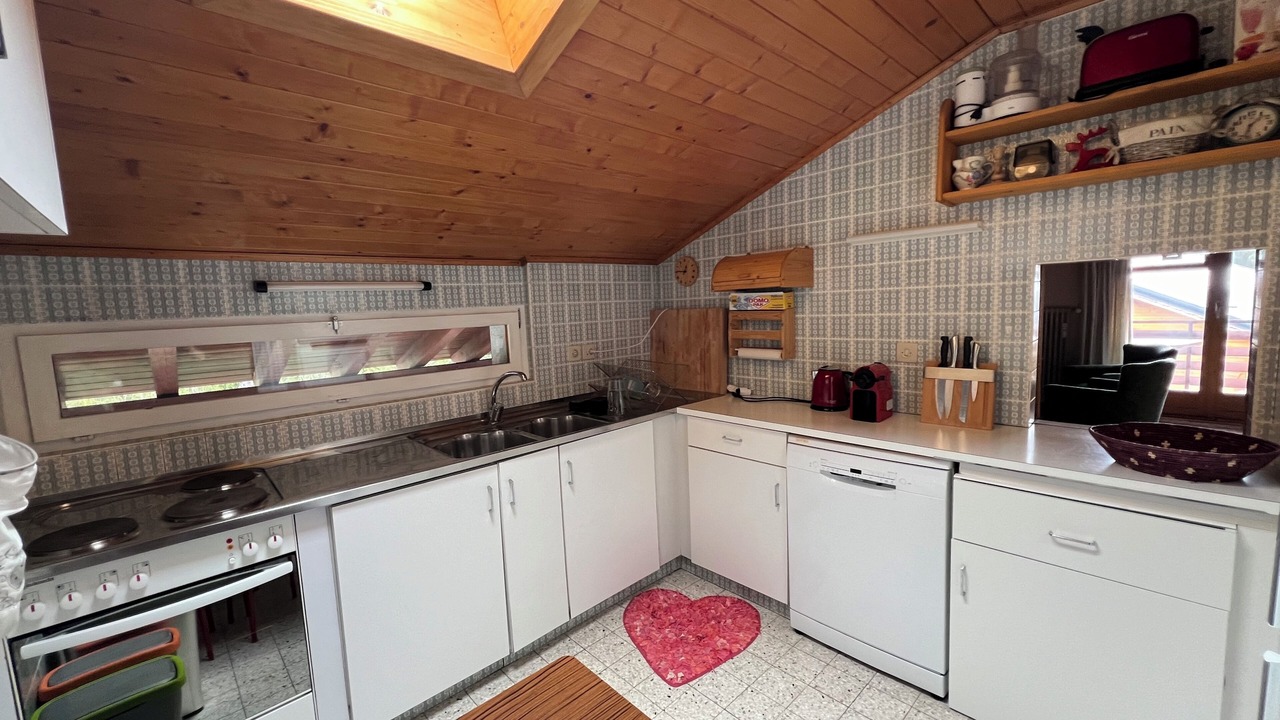 Photo of Kitchen in Lens