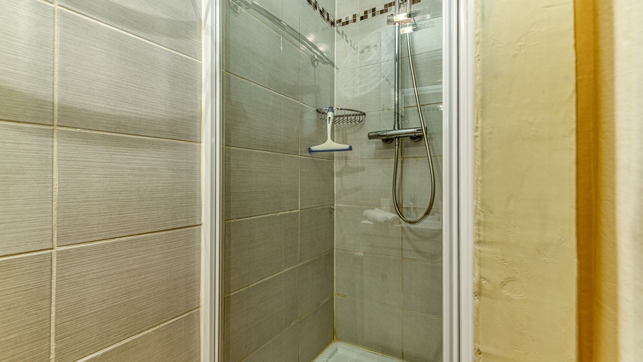 Photo of Bathroom in Arc-1950