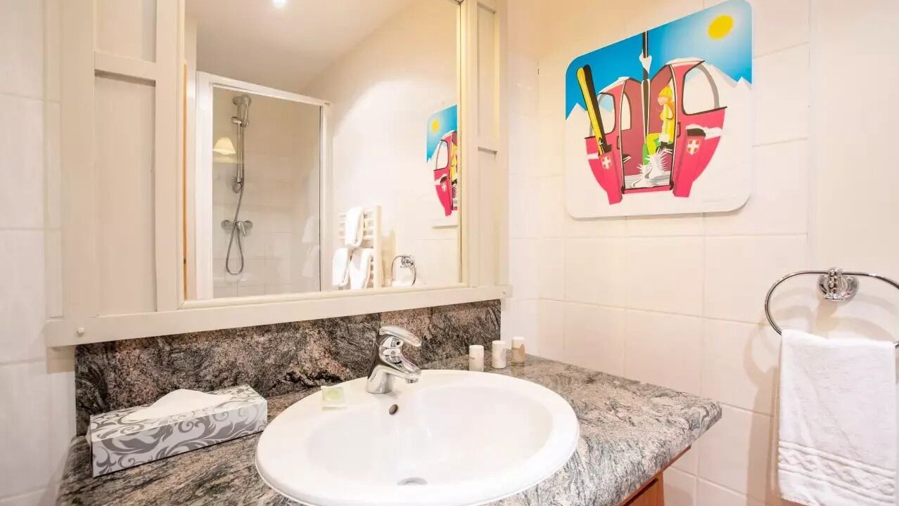 Photo of Bathroom in Arc-1950