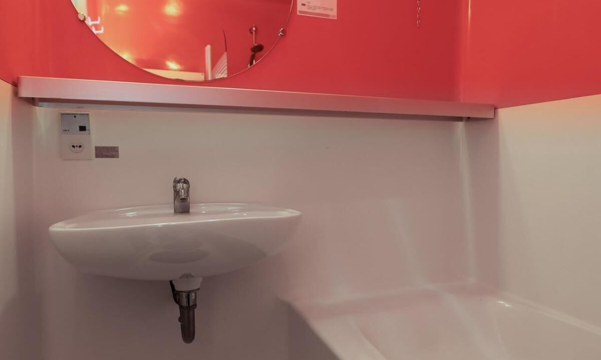 Photo of Bathroom in Arc-1800