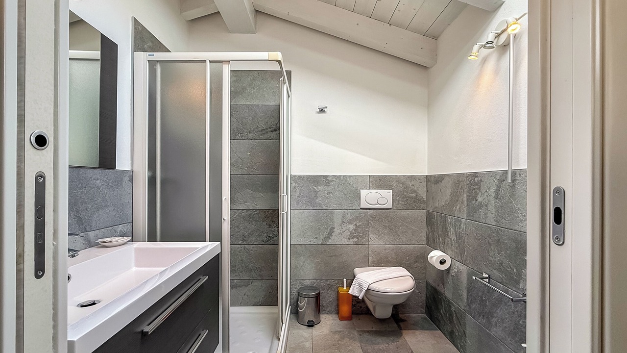 Photo of Bathroom in Calozzo