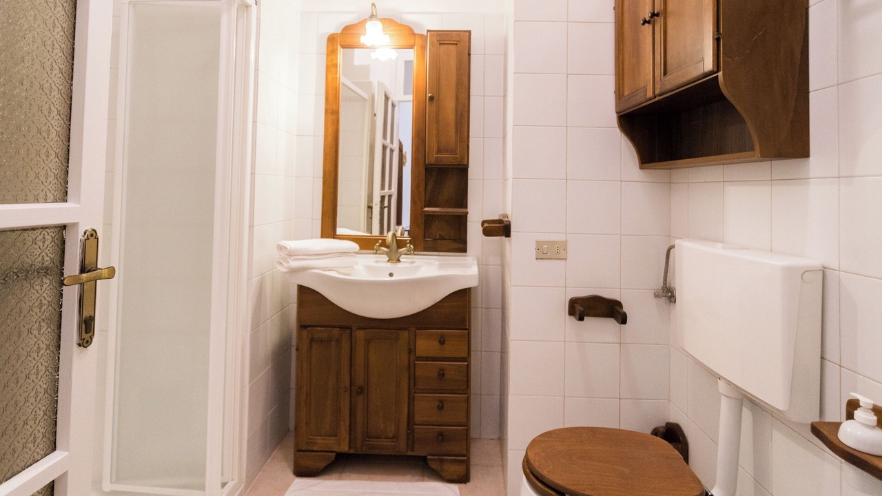 Photo of Bathroom in Como City Centre
