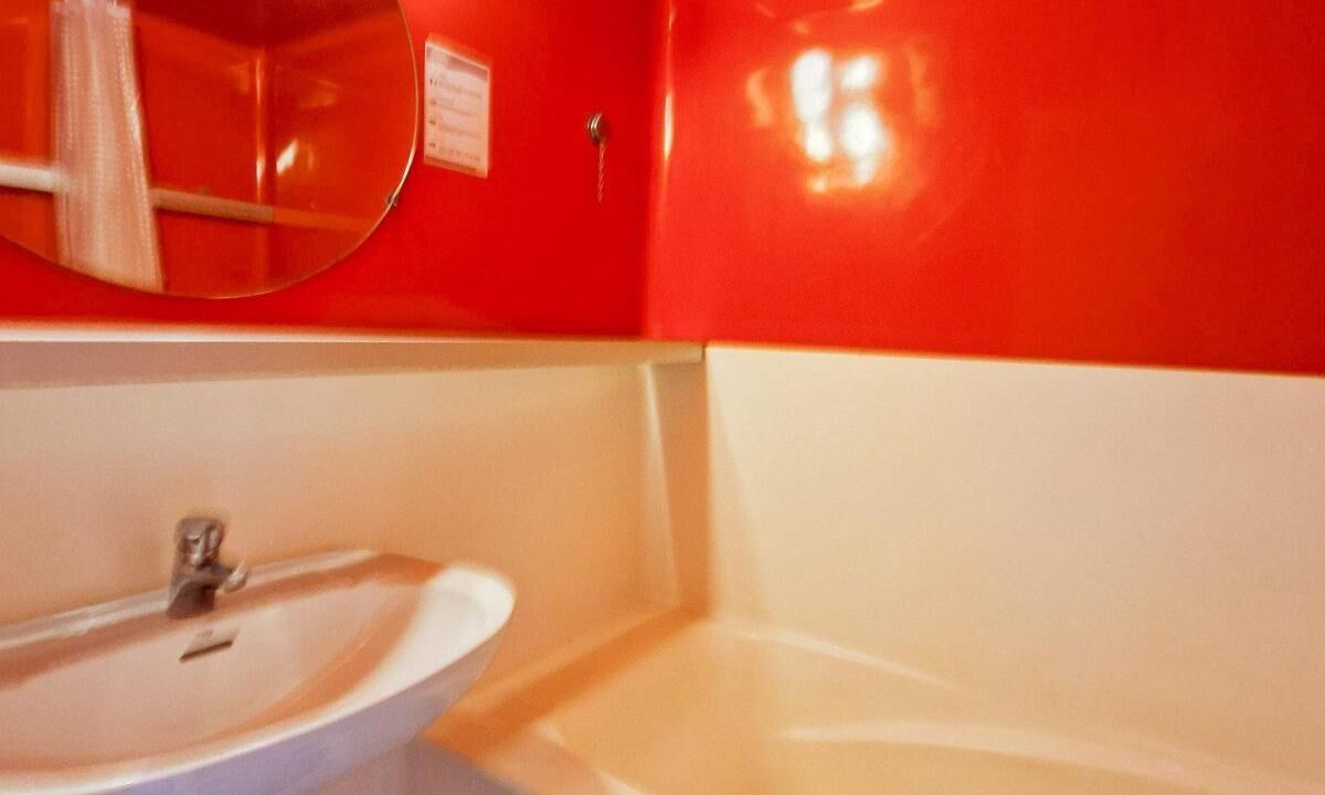 Photo of Bathroom in Arc-1800
