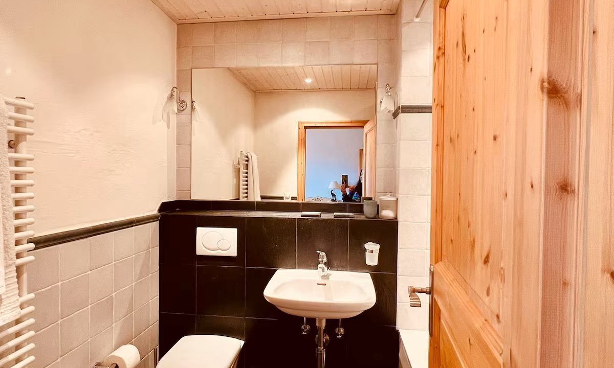 Photo of Bathroom in Noes