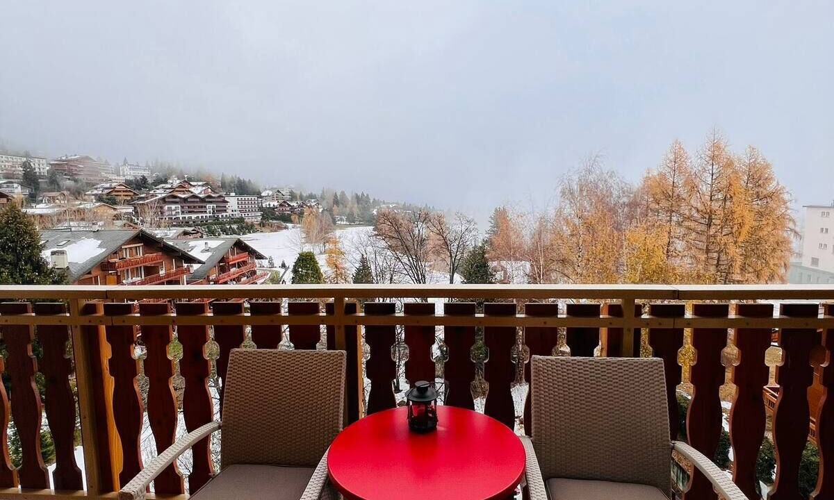 Photo of Outdoor in Noes
