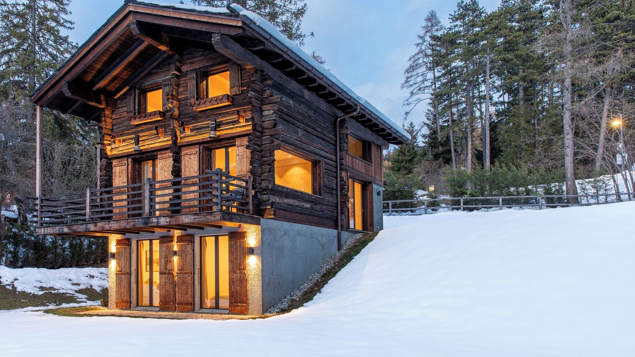 Photo of Outdoor in Lens