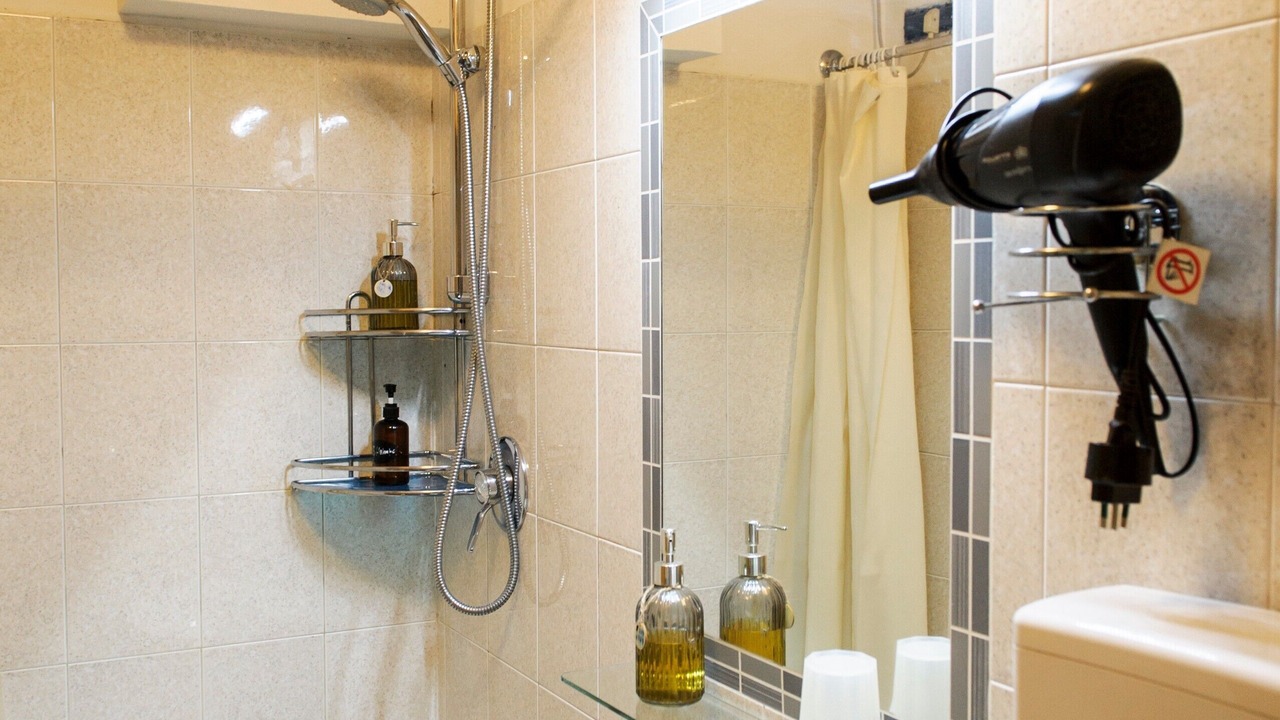 Photo of Bathroom in Teola