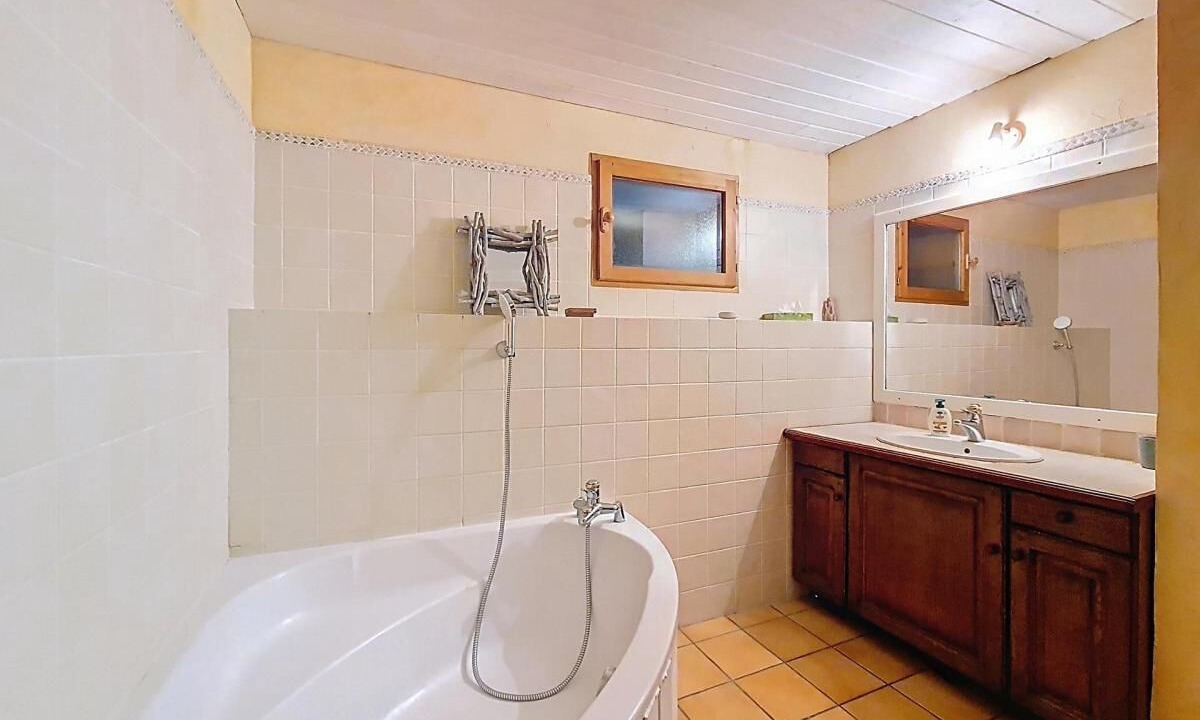 Photo of Bathroom in Les Belleville