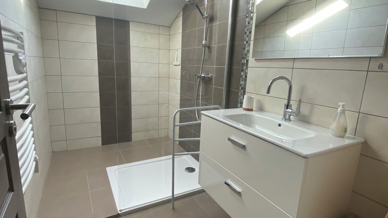 Photo of Bathroom in Grospierres