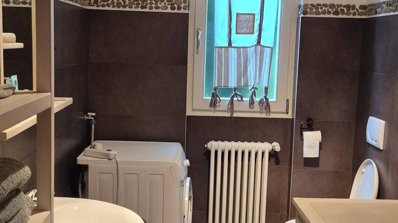 Photo of Bathroom in Calozzo