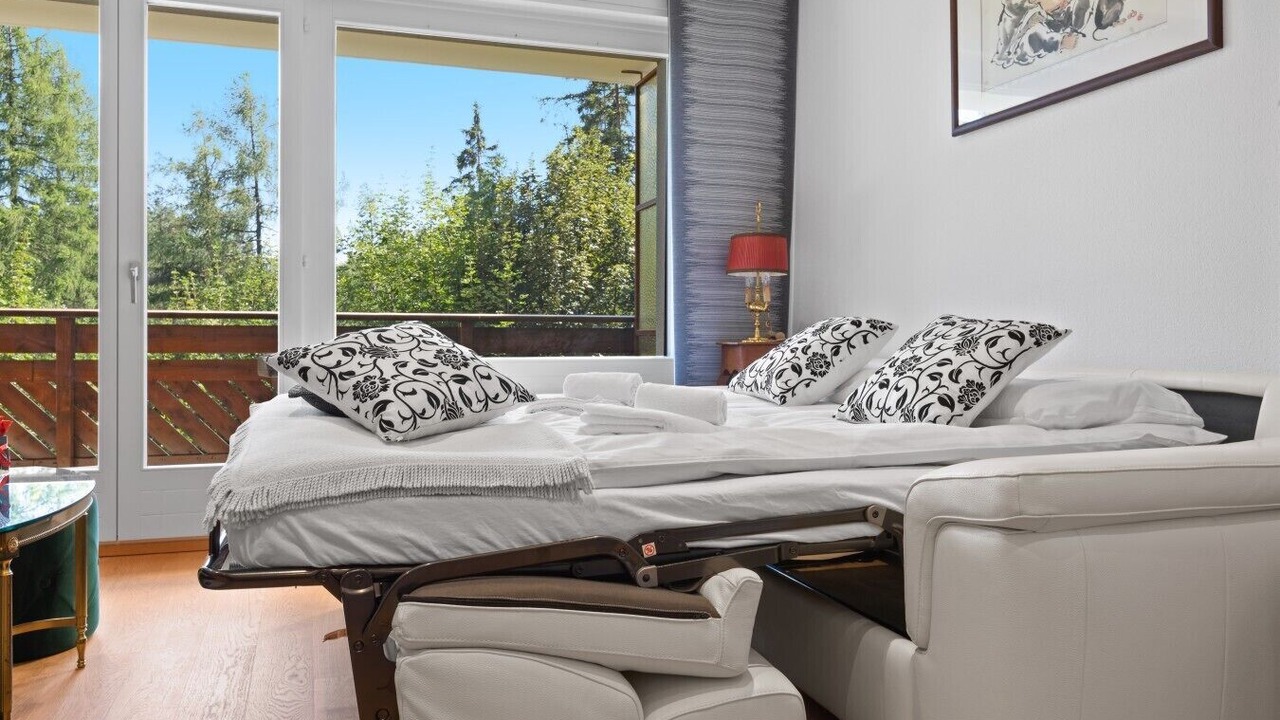 Photo of Bedroom in Lens
