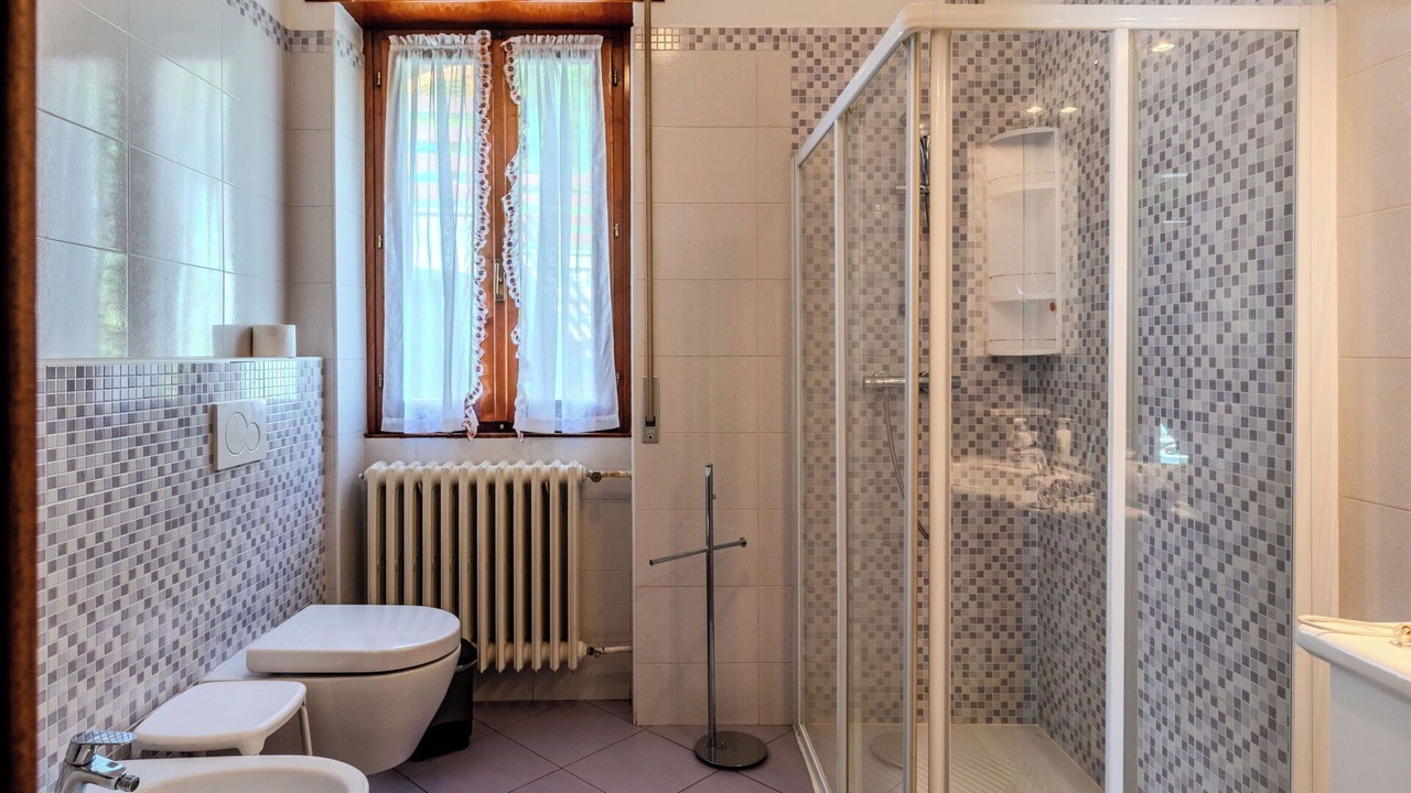 Photo of Bathroom in Samolaco