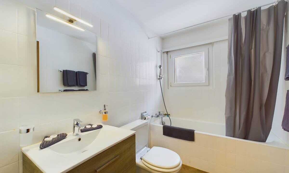 Photo of Bathroom in Taesch