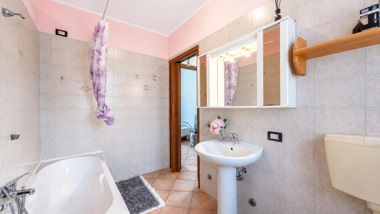 Photo of Bathroom in Leggiuno