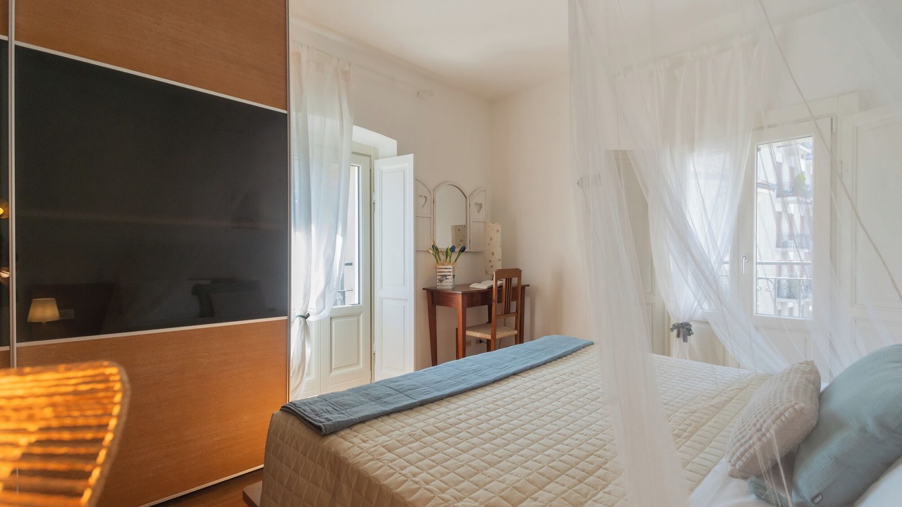 Photo of Bedroom in Como City Centre