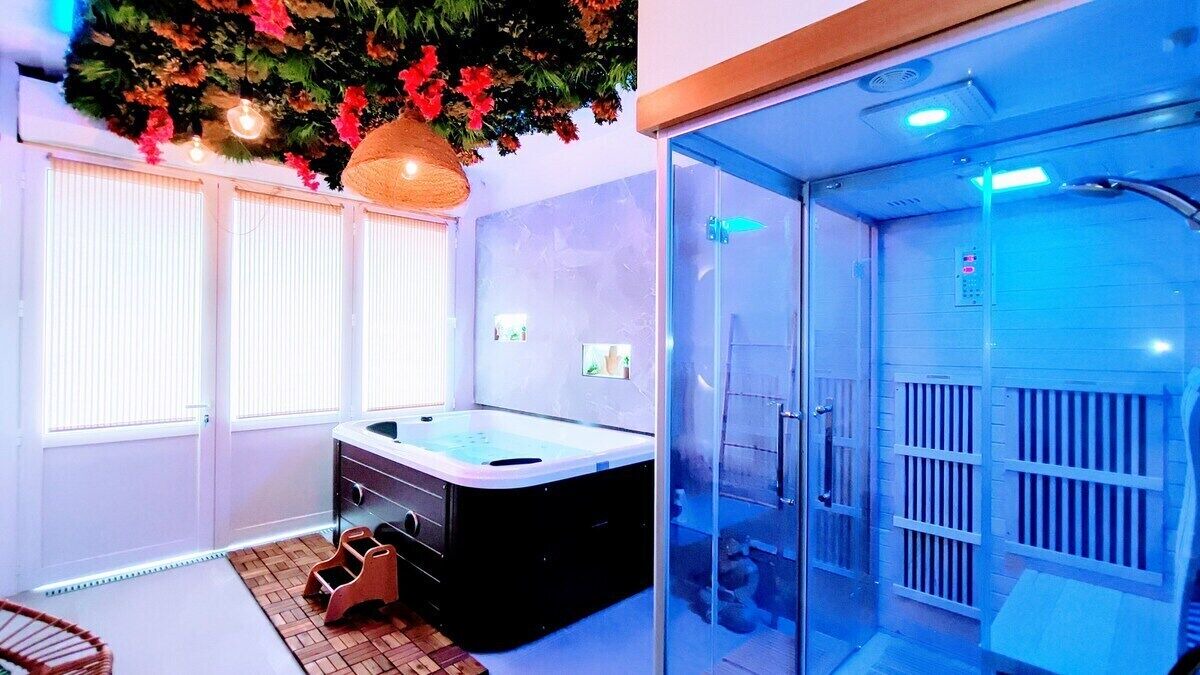 Photo of Bathroom in Prado - Republique