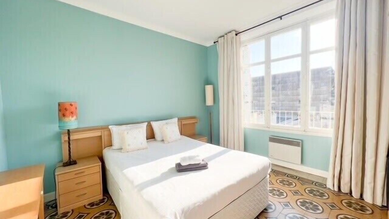 Photo of Bedroom in Cannes City Centre