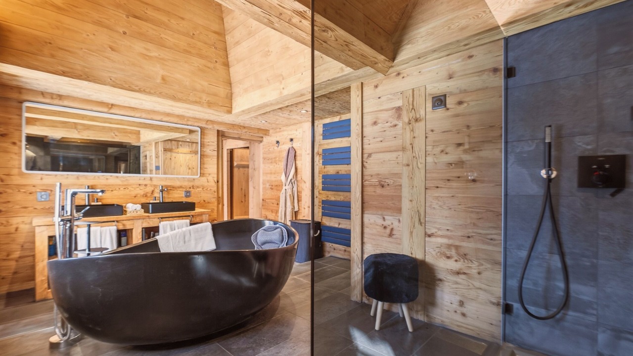 Photo of Bathroom in Zweisimmen Nr Gstaad