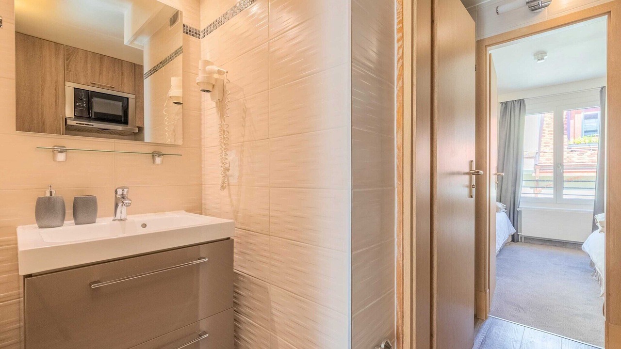 Photo of Bathroom in Paquis Navigation