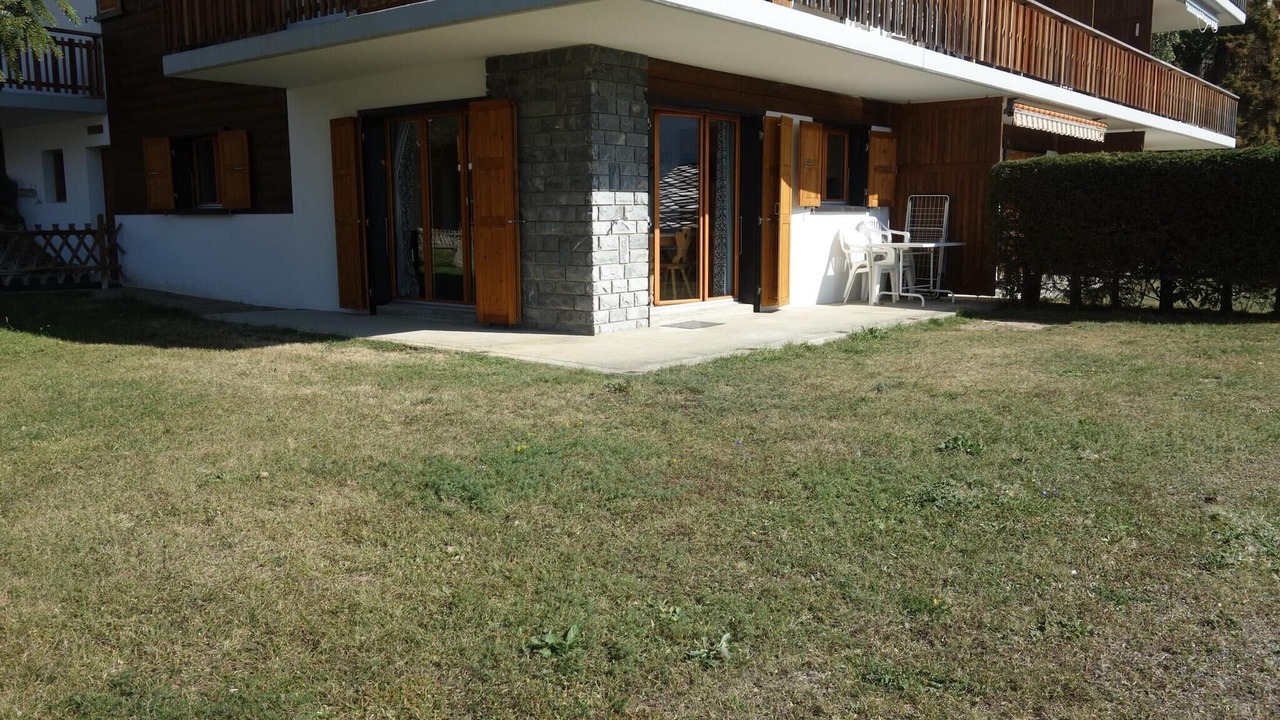 Photo of Outdoor in Salins