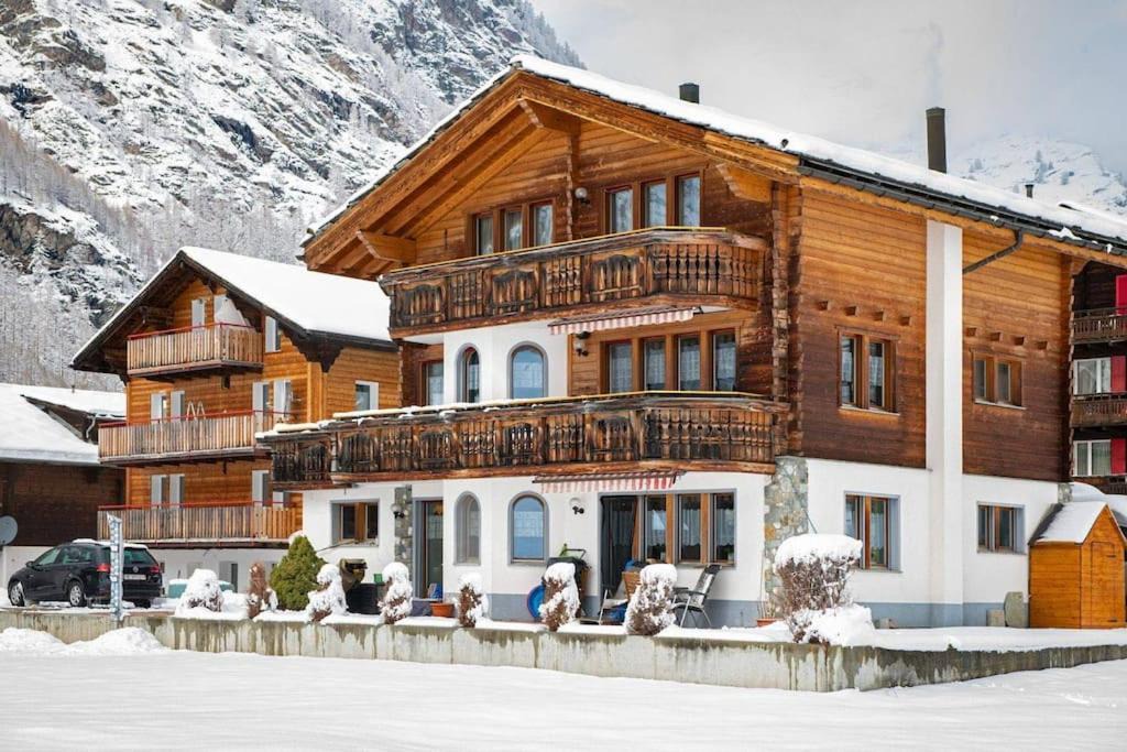 Photo of Others in Taesch