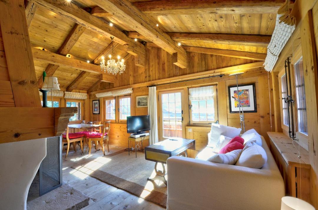Photo of Livingroom in Rougemont