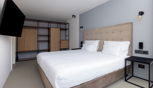 Deluxe Condo