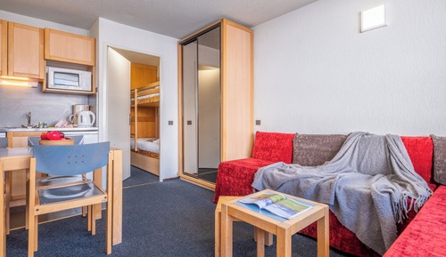 Standard Studio, Balcony