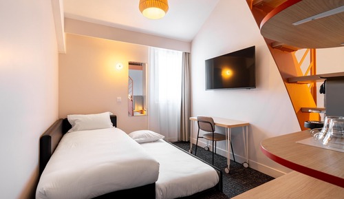Superior Duplex Room, 1 King Bed, 2 Twin Beds, Non-Smoking (Shower Only)