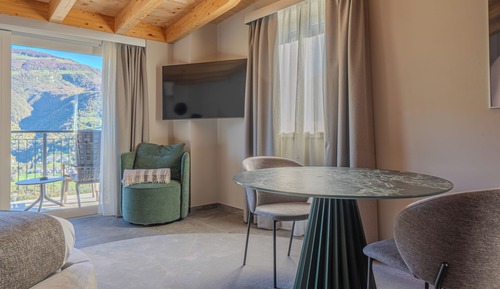 Deluxe Double Room, Balcony, Mountain View