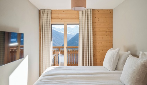 Suite, 1 King Bed with Sofa bed, Mountain View