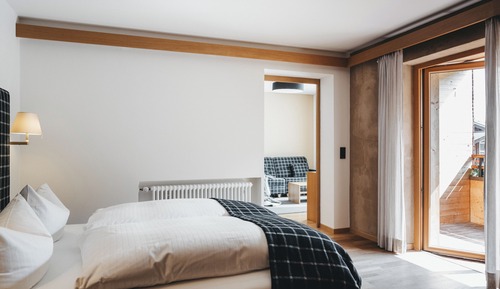 Suite, Balcony, Mountain View