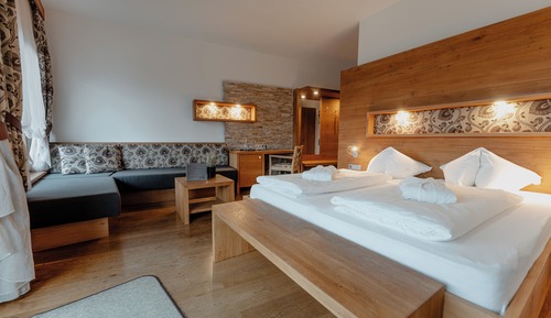 Classic Suite, Balcony, Valley View