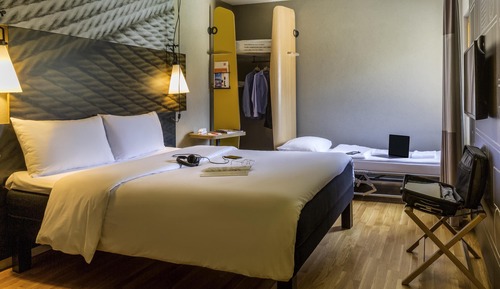 Room, Multiple Beds