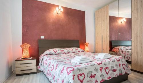 Two-Bedroom Apartment with Mountain View