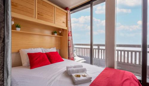 Apartment with View and Balcony