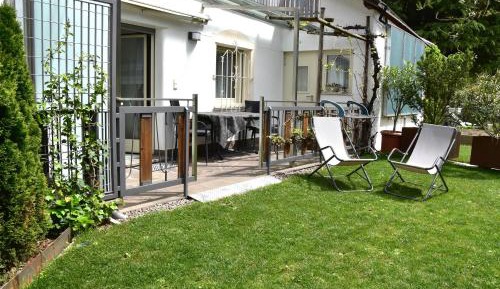 One-Bedroom Apartment with Garden