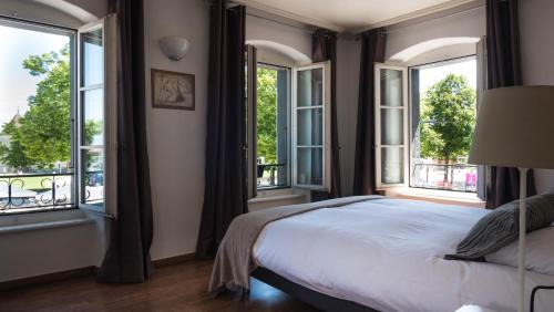 Double Room with View