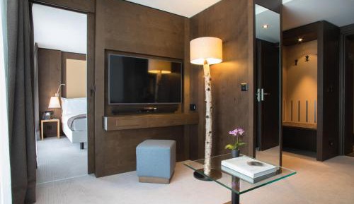 Suite with forest view