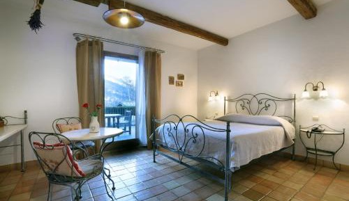 Superior Double Room with Balcony and Mountain View