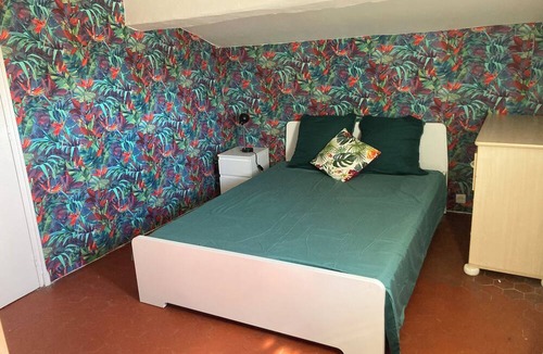 3rd Arrondissement Apartment | Charmant Deux Pièces Marseillais