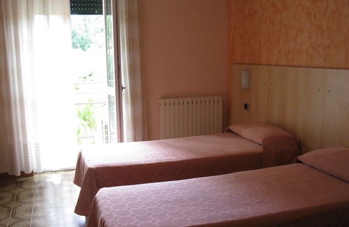 Casnate Con Bernate Hotel | La Collina