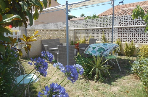 Meze Villa | 3 minutes walk from the beach, lovely studio with garden climate