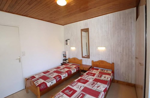 Le Lavachet Apartment | 200m from ski slopes, 2nd floor, terrace, balcony, tv, ski locker, 37m², Tignes