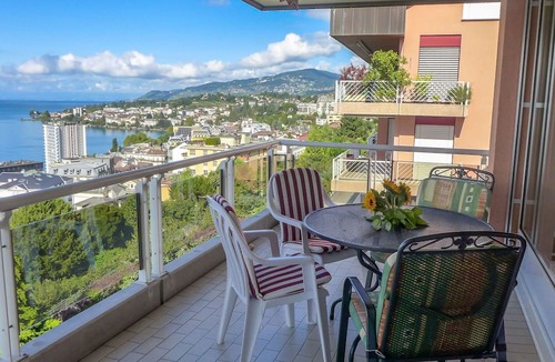 Montreux Apartment | Nice apartment for 5 guests with WIFI, TV, balcony, pets allowed and panoramic view